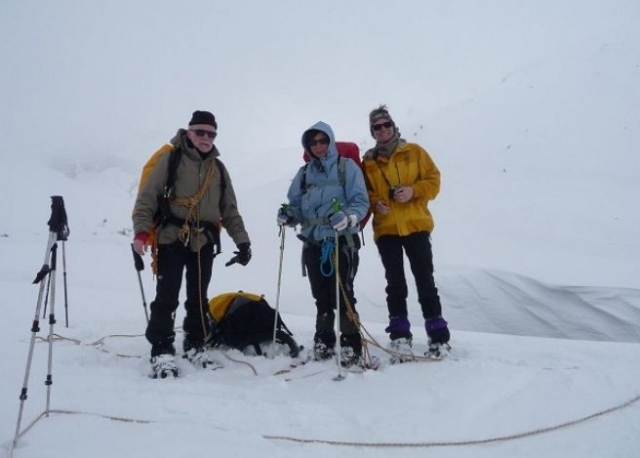 Saia em raquetes de neve na 73 